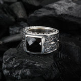 Silberring CAREE Stone auf GARDEN AT NIGHT-Band