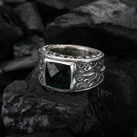 Silberring CAREE Stone auf GARDEN AT NIGHT-Band