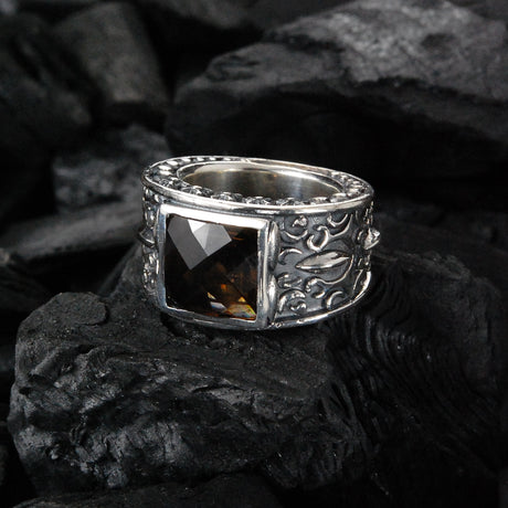 Silberring CAREE Stone auf GARDEN AT NIGHT-Band