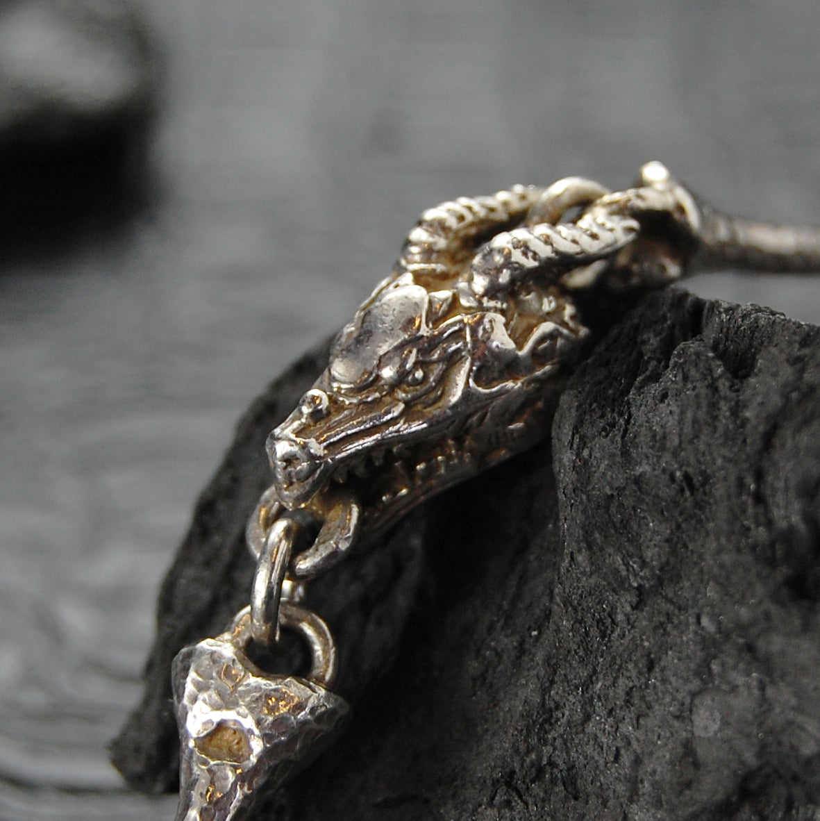 Silberne Geldbörsen oder Schlüsselkette BONES SKULLS DRAGON LION und LEOPARD