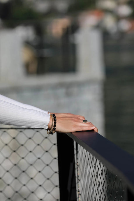 Armband Mini TUBES DECOR und Mini Balls 24 Karat vergoldet auf Silikonkautschuk