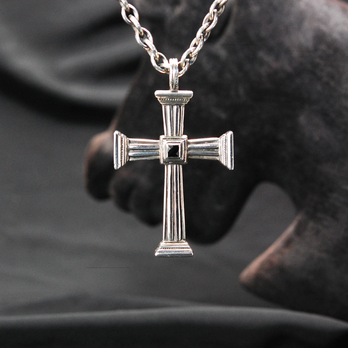 Silver Pendant CROSS Beams with Caree Stone