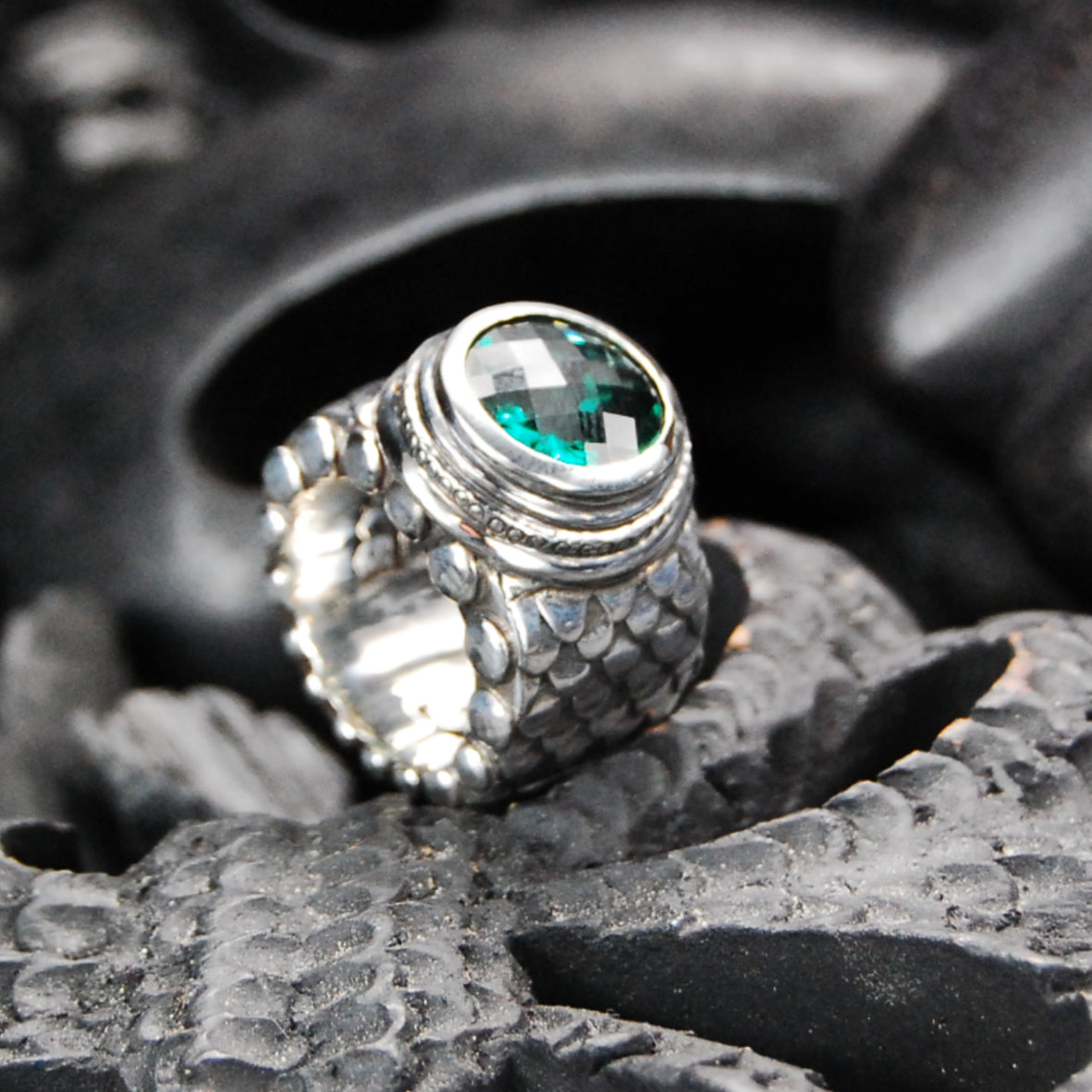 Silver Ring DRAGON SCALES Round Holder