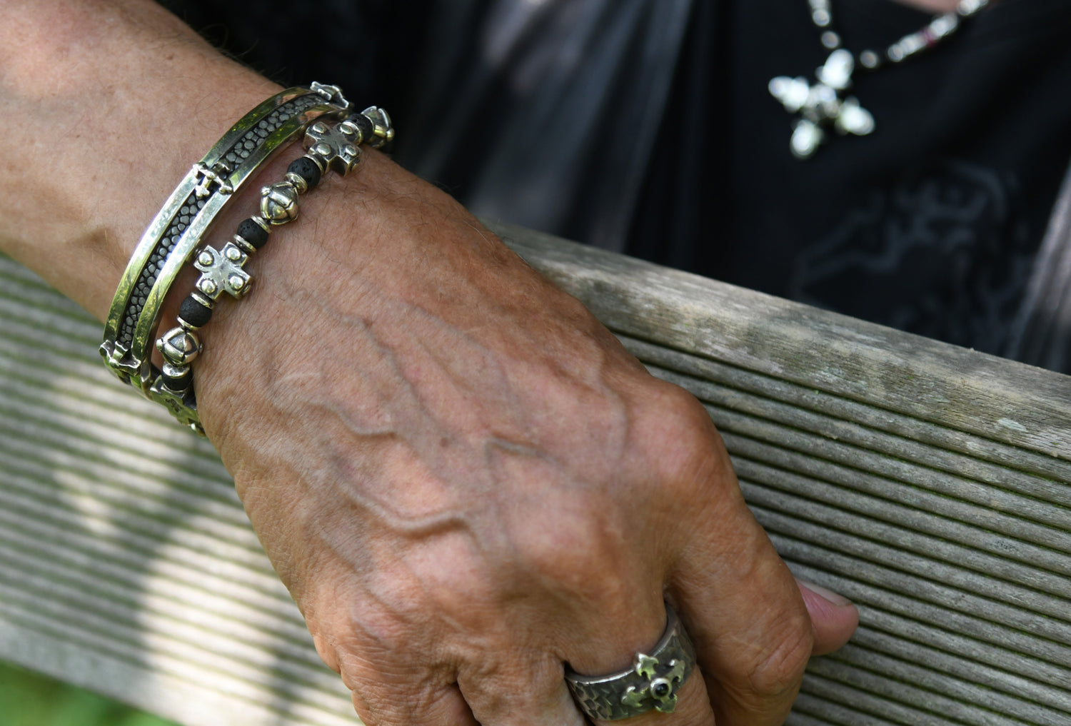 Silver Bangle SEARAY Leather Stripe with Crosses