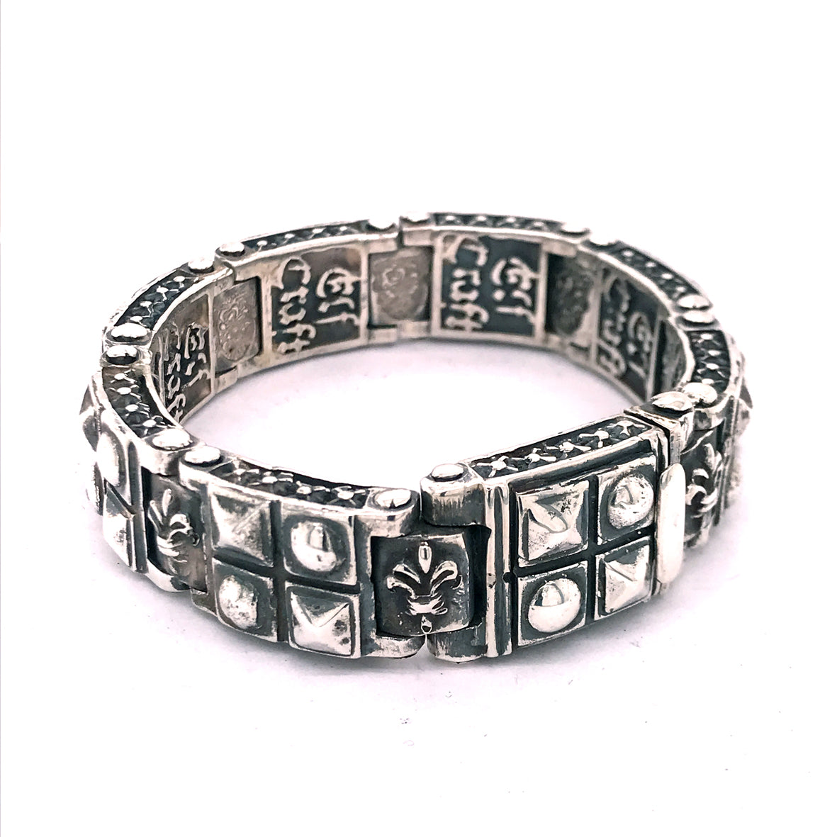 Silberarmband PYRAMIDES mit Pyramidenverschluss und seitlichen M-Sternen