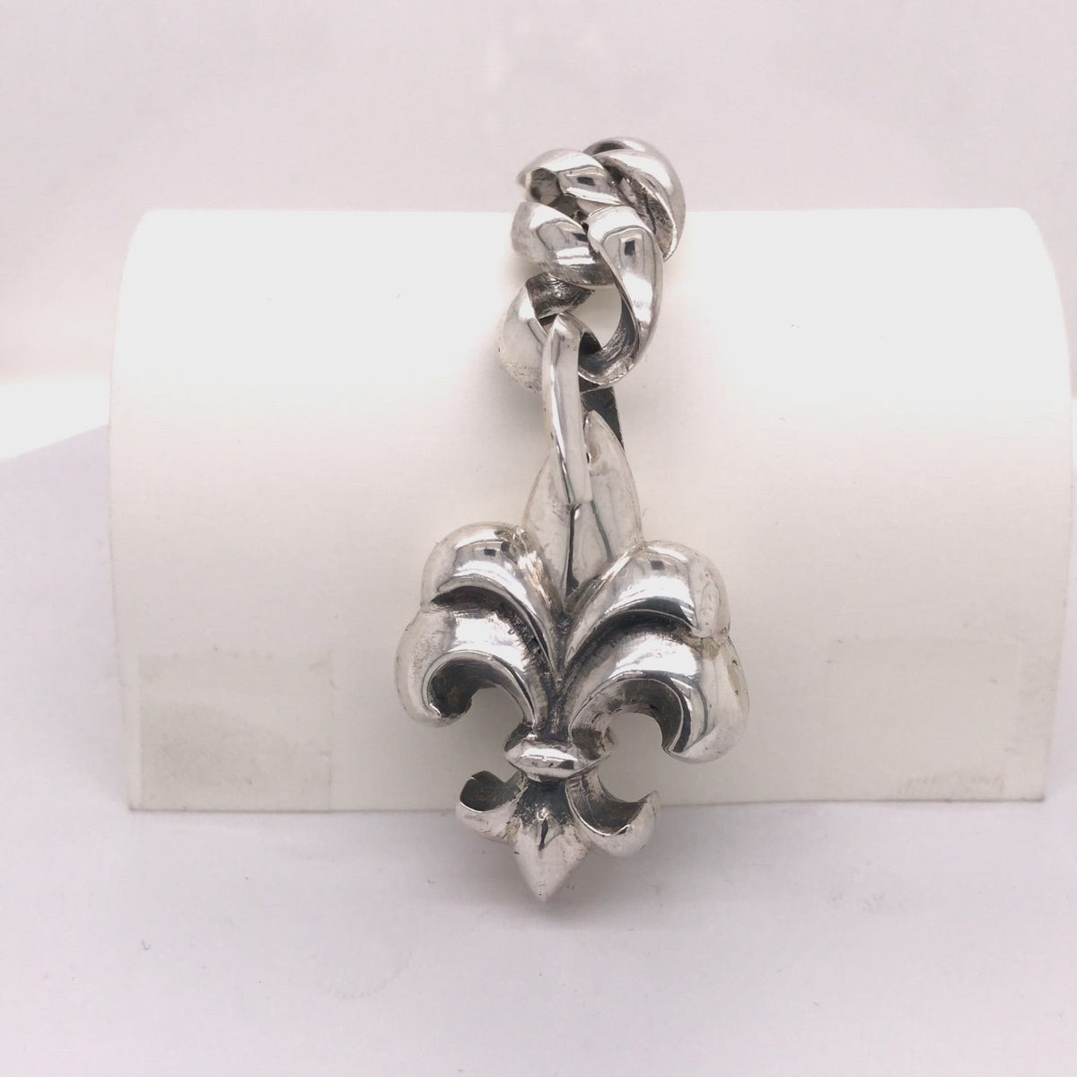 Silver Key Tag LILY with BELIEVE IN YOUR DREAMS
