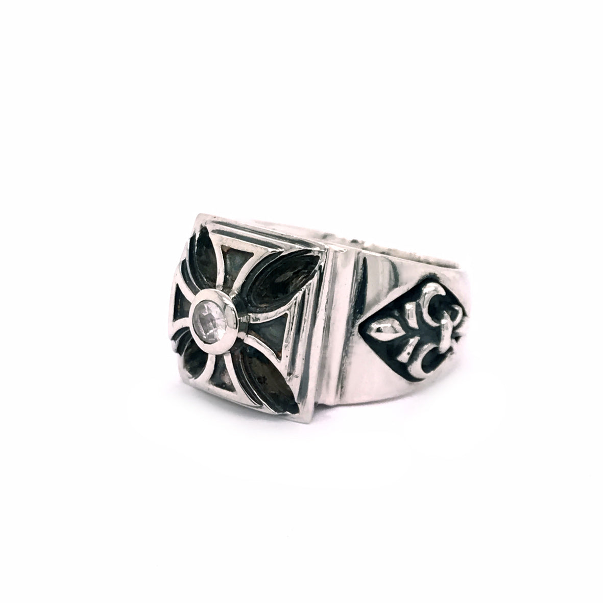Silver Ring MALTESER CROSS S on Lily Band