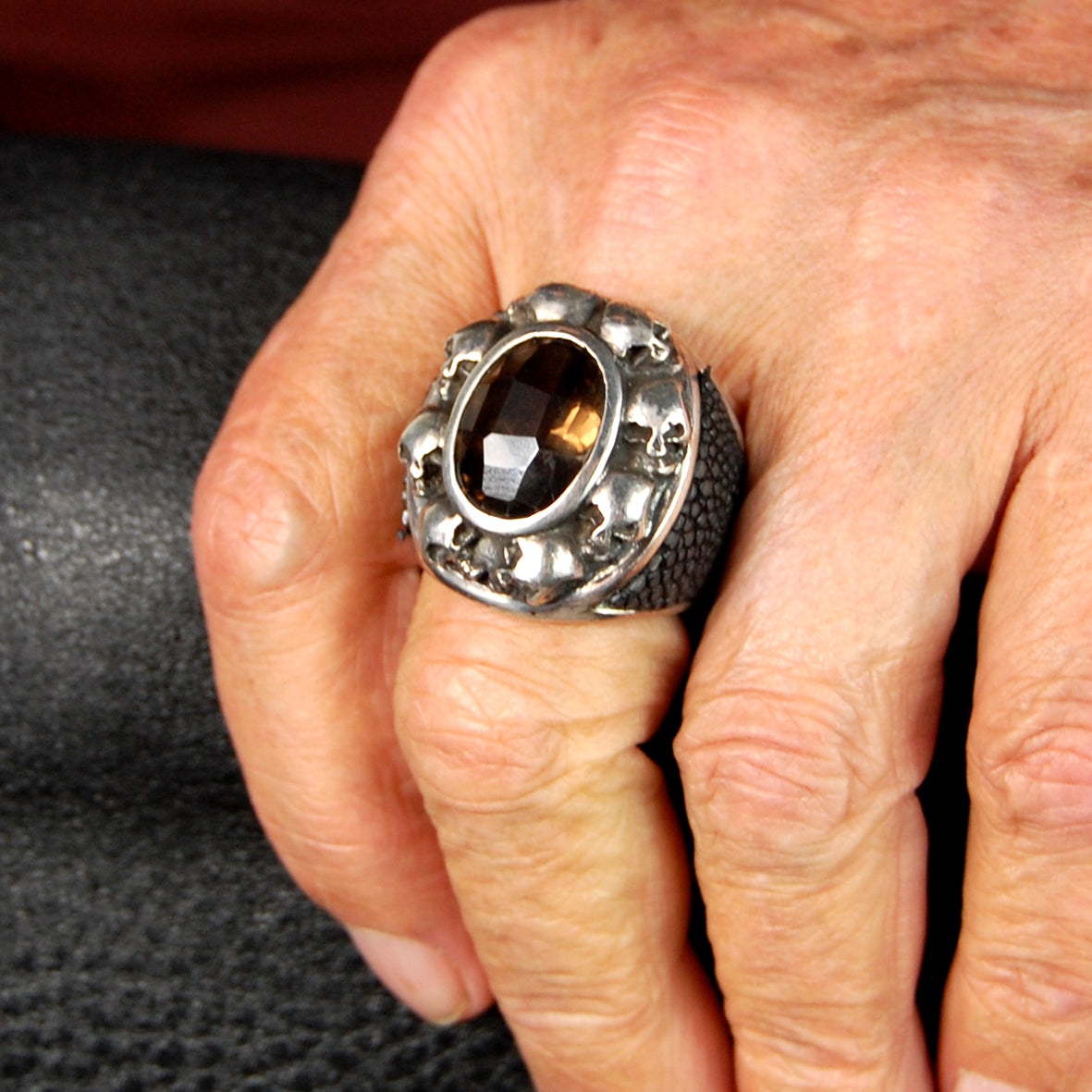 Silver Ring Oval Stoneholder with Skulls and Searay Leather