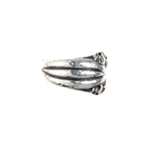 Silberner Ring mit massiven Bändern und 6 kleinen TOTENKÖPFEN 