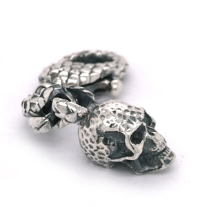 Silver Key Tag SKULL Hammered with Dragon Scales Karabiner L