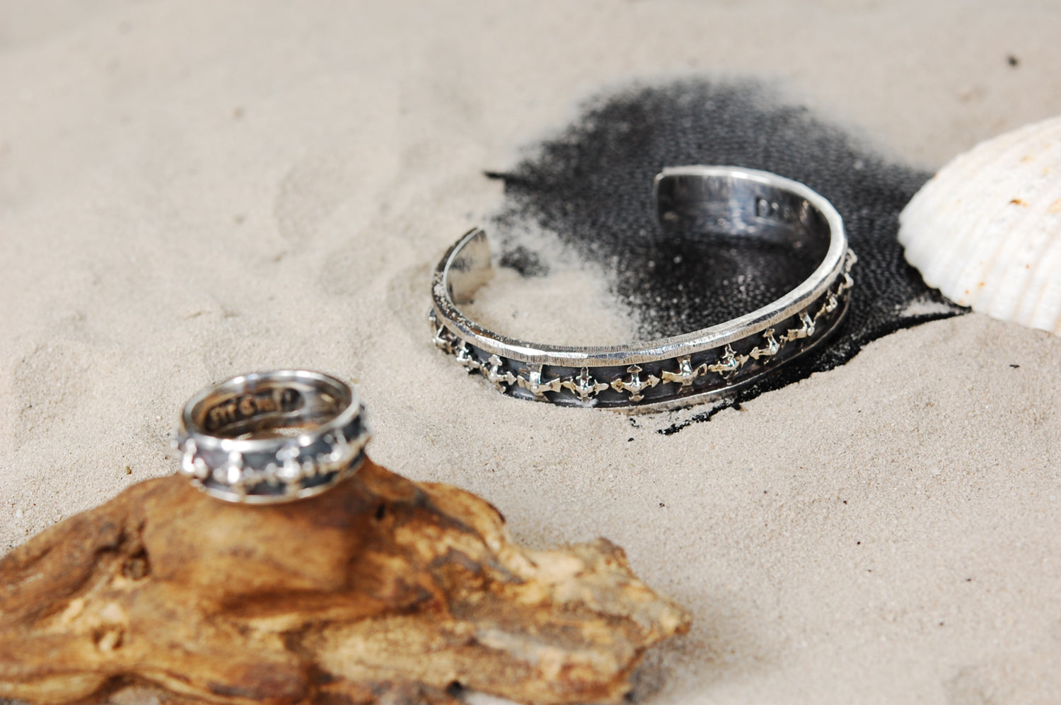 Silver Bangle Plain Stripe with Crosses