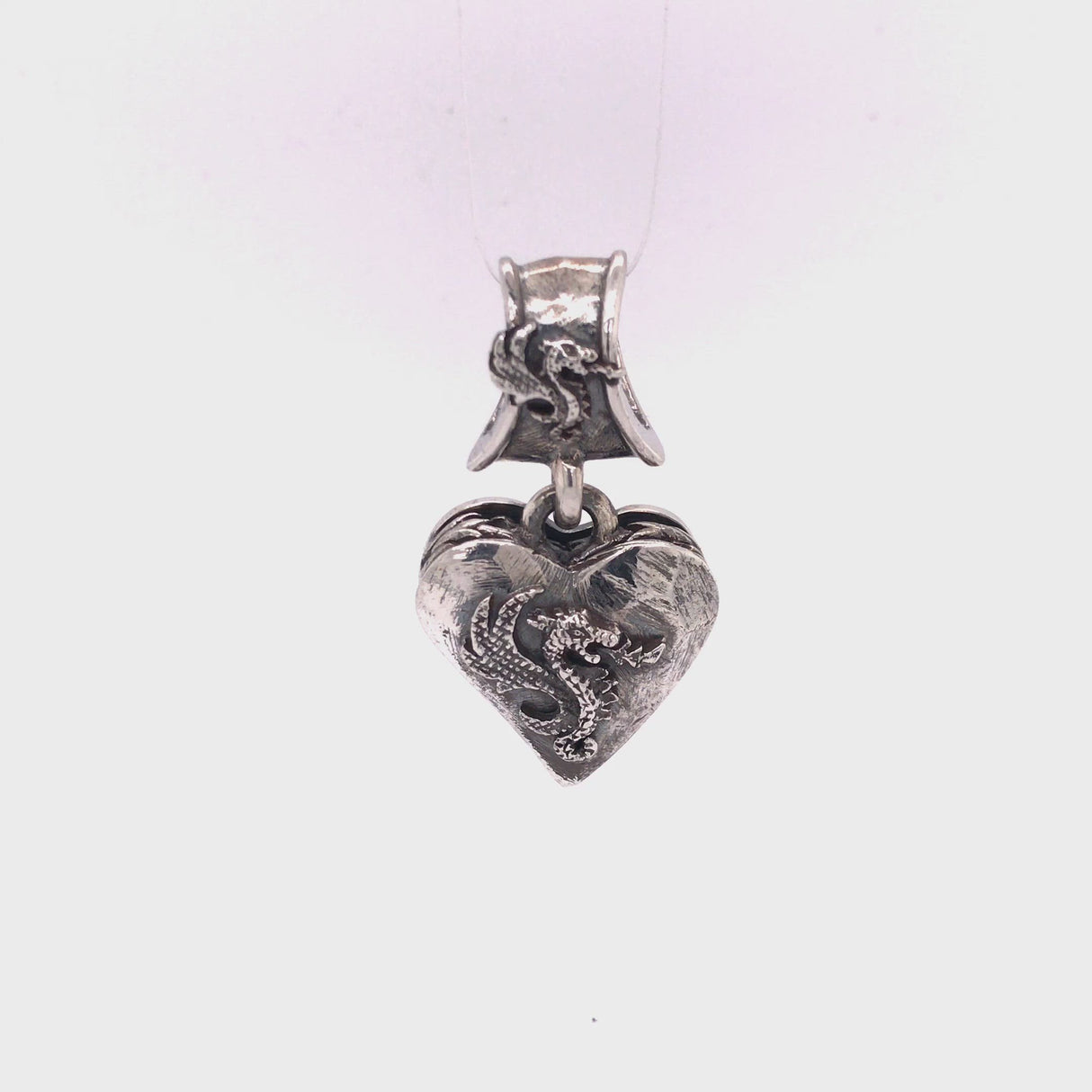 Silver Medaillon HEART Faceted with DRAGON FIRE