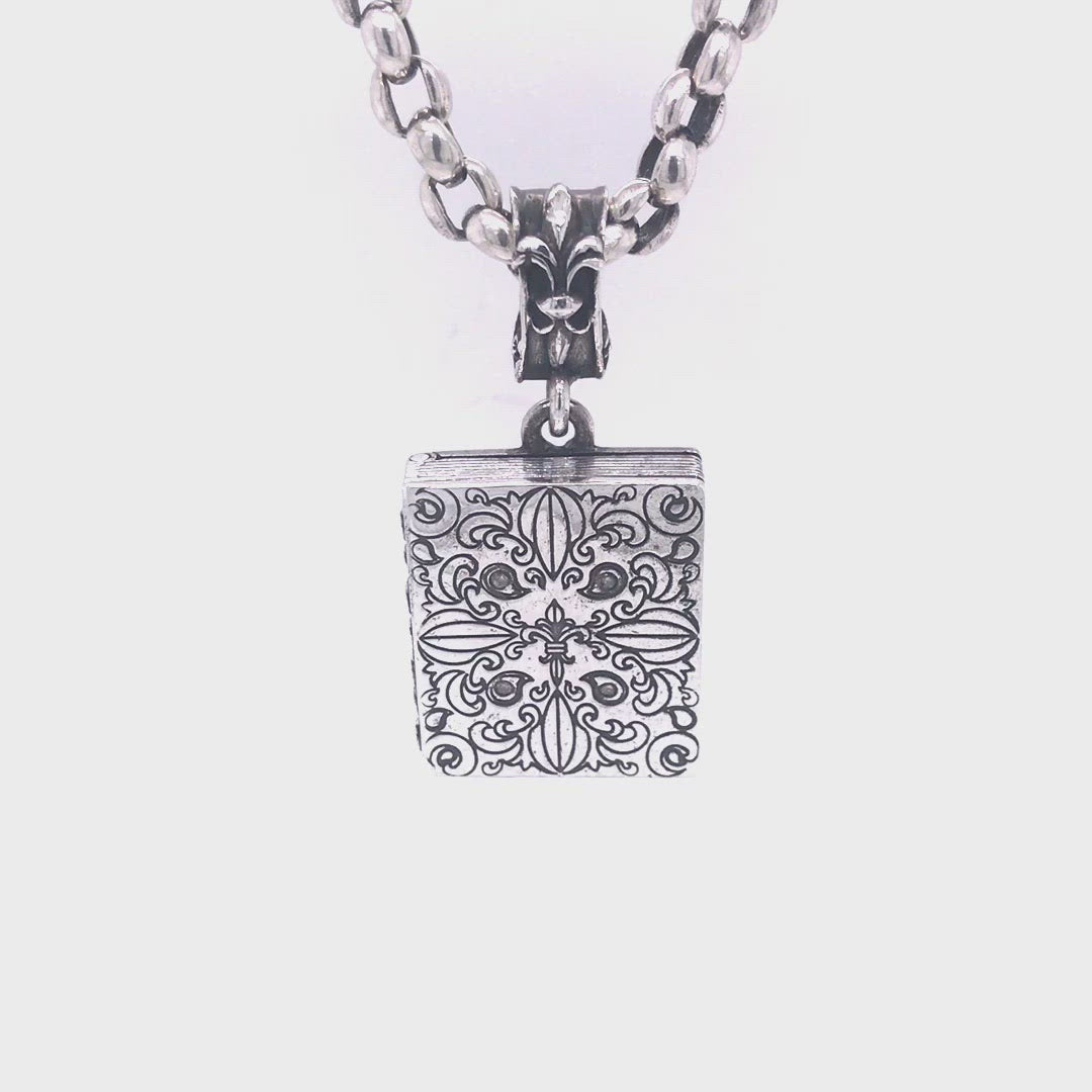 Silver Pendant Medaillon GARDEN AT NIGHT Book engraved